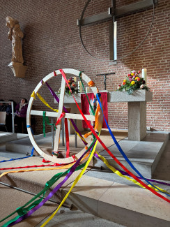 Einbinden in ein neues Wir - mit Christus in der Mitte