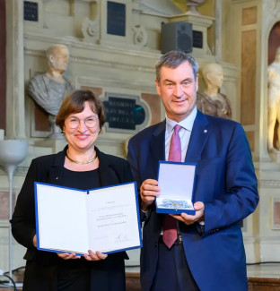 Regionalbischöfin Hann von Weyhern und Ministerpräsident Markus Söder