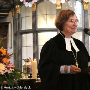 Regionalbischöfin Elisabeth Hann von Weyhern im Ordinationsgottesdienst