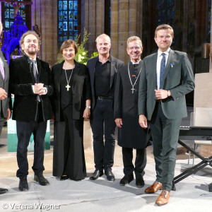 Gruppenbild v.l.n.r: Bayr. Innenminister Herrmann, Prof. Dr. Heribert Prantl, Regionalbischöfin Hann von Weyhern, Militärdekan  Glufke, Stadtdekan Dr. Körnlein, Bürgermeister König